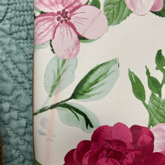 Kenneth Cole Reaction Crossbody Floral Purse. Adjustable Strap. - Picture 5 of 10